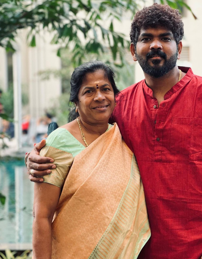 director vignesh shivan with mom